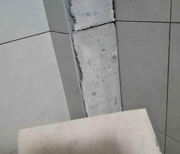 渑池瓷砖空鼓维修公司分享下厨房瓷砖脱落的补救措施。